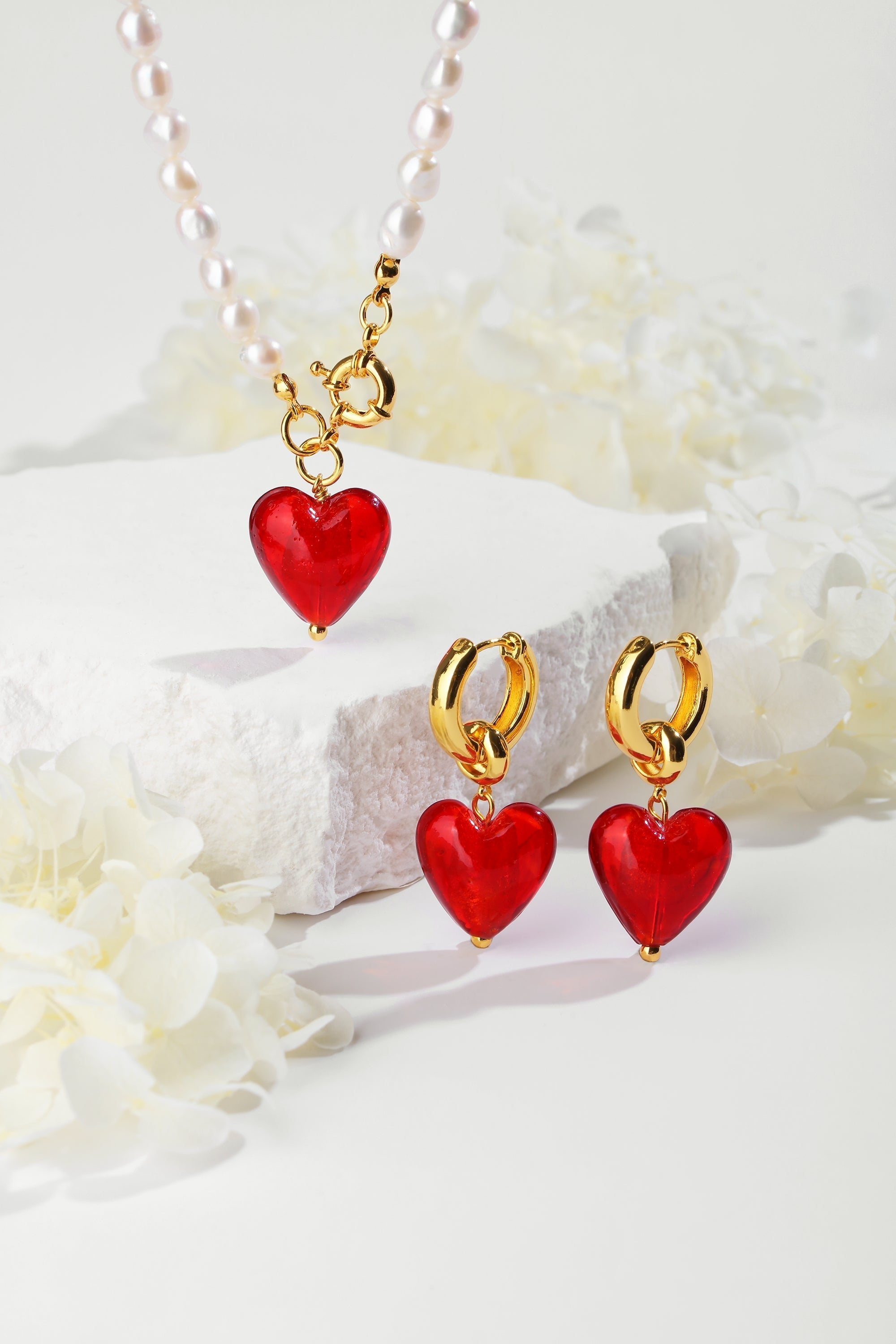 Esm¨¦e Red Glaze Heart Pendant Pearl Necklace